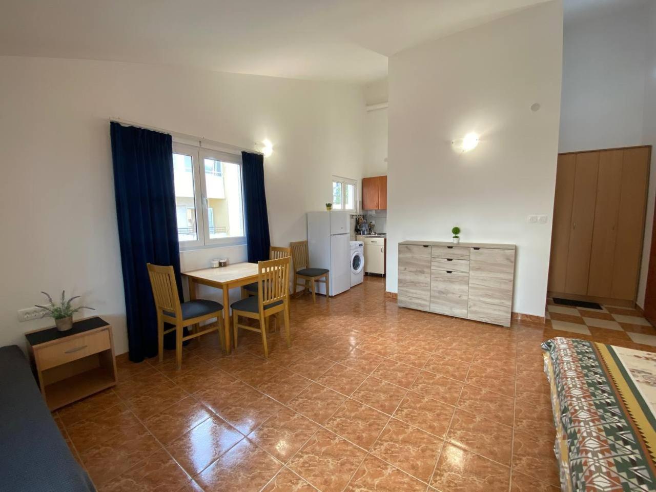 Alina'S Apartment Bečići Εξωτερικό φωτογραφία