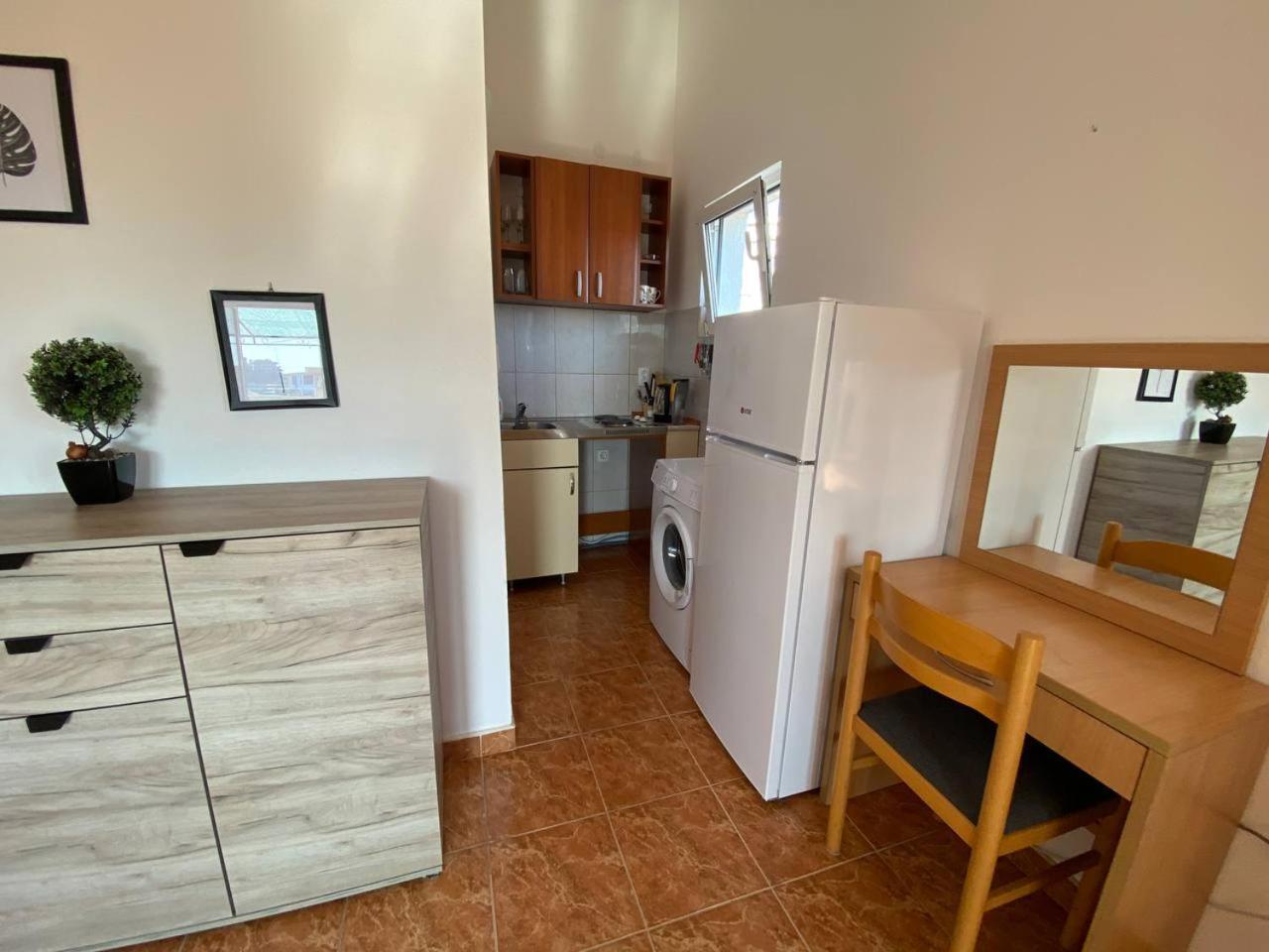 Alina'S Apartment Bečići Εξωτερικό φωτογραφία