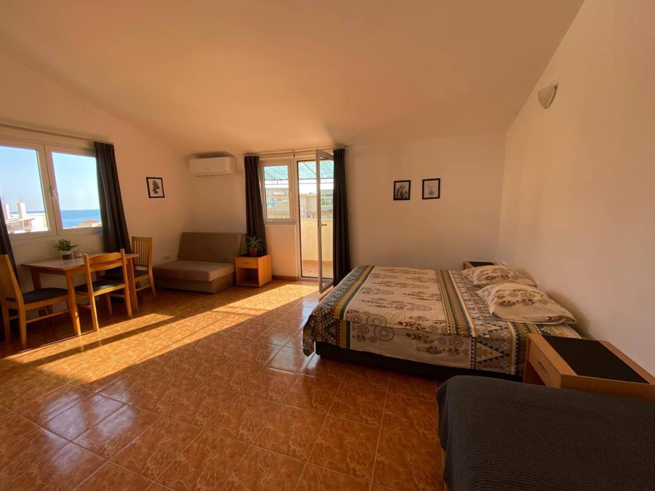 Alina'S Apartment Bečići Εξωτερικό φωτογραφία