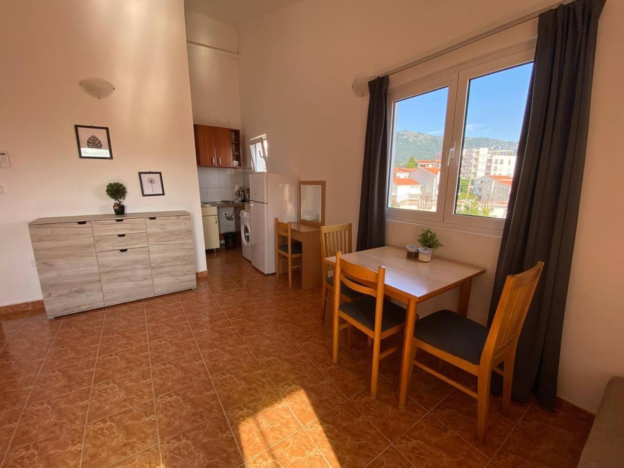 Alina'S Apartment Bečići Εξωτερικό φωτογραφία